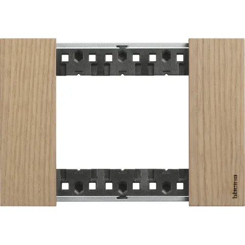 Rama ornament 3 module Bticino Living Now KA4803LM, stejar
