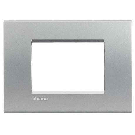 Rama ornament 3 module Living Light Bticino LNA4803TE, argintiu