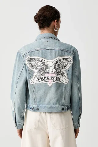 Levi's geacă de blugi pentru femei ROAD WORN TRUCKER x PRIDE